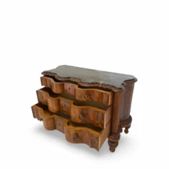 commode serpentine en noyer ancien