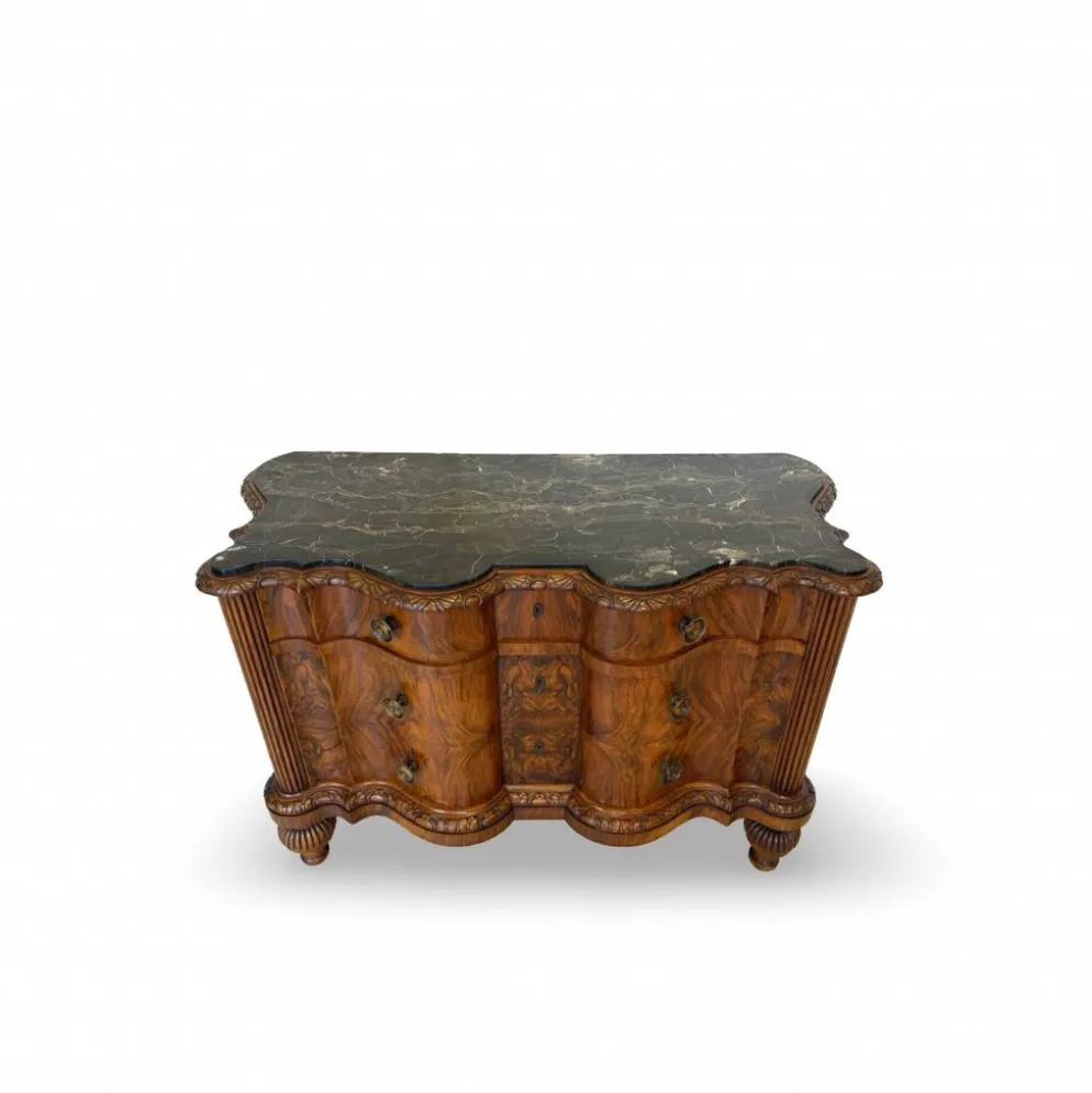 commode serpentine en noyer ancien
