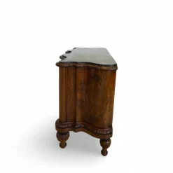 commode serpentine en noyer ancien