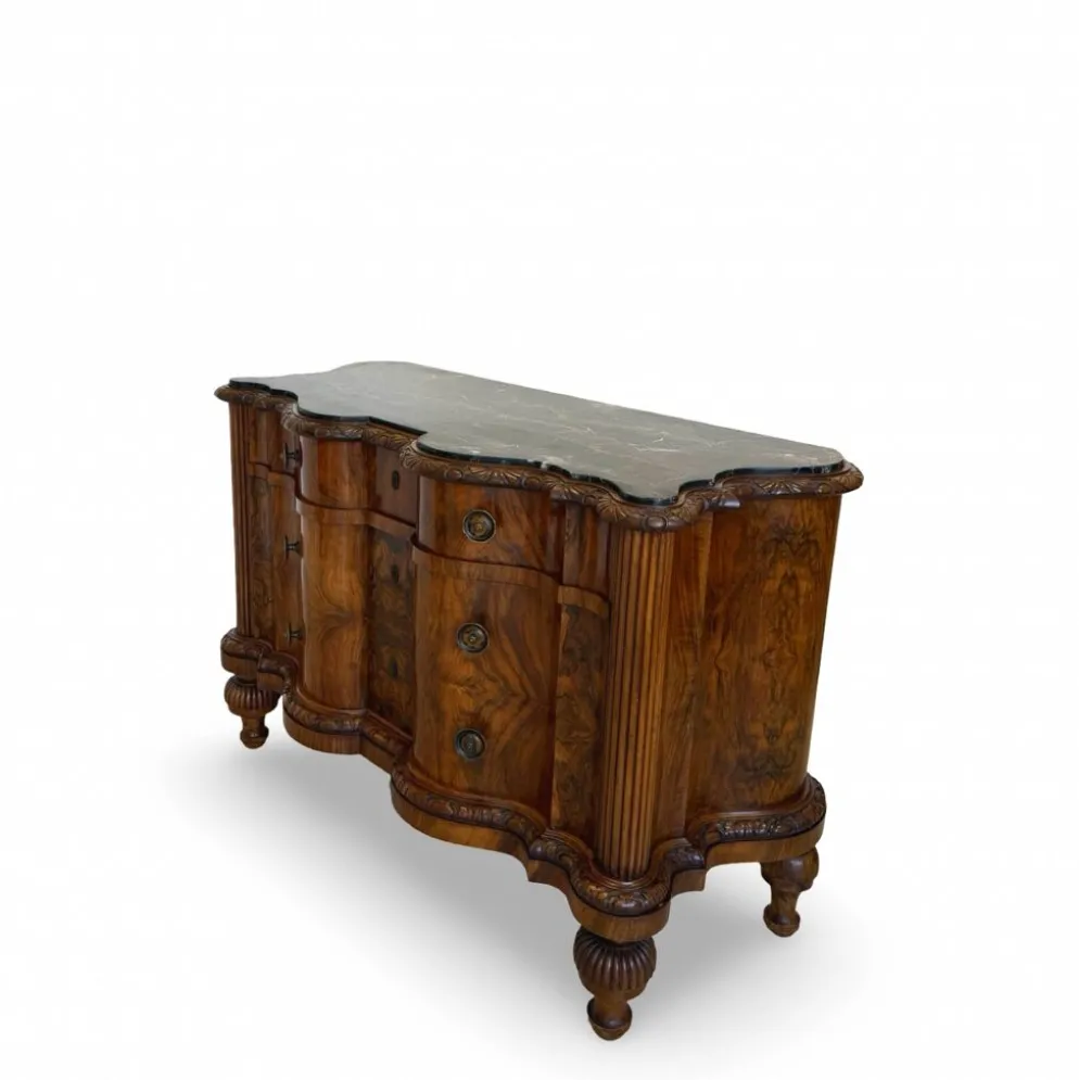 commode serpentine en noyer ancien