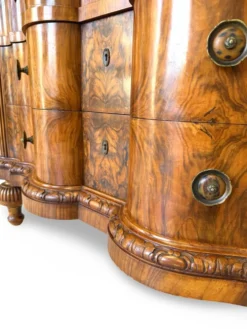 commode serpentine en noyer ancien