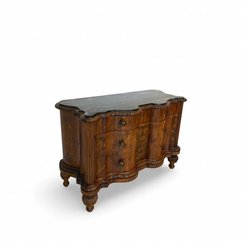 commode serpentine en noyer ancien