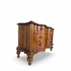 commode serpentine en noyer ancien