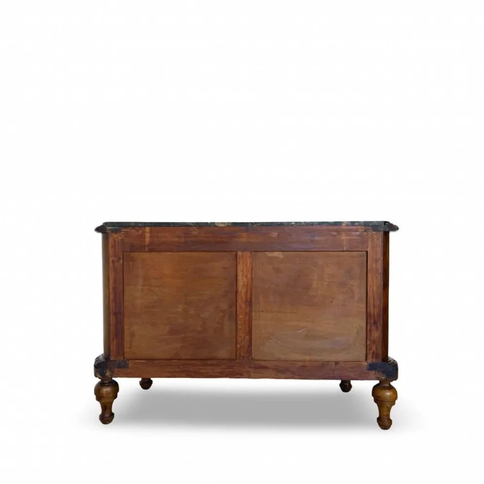 commode serpentine en noyer ancien