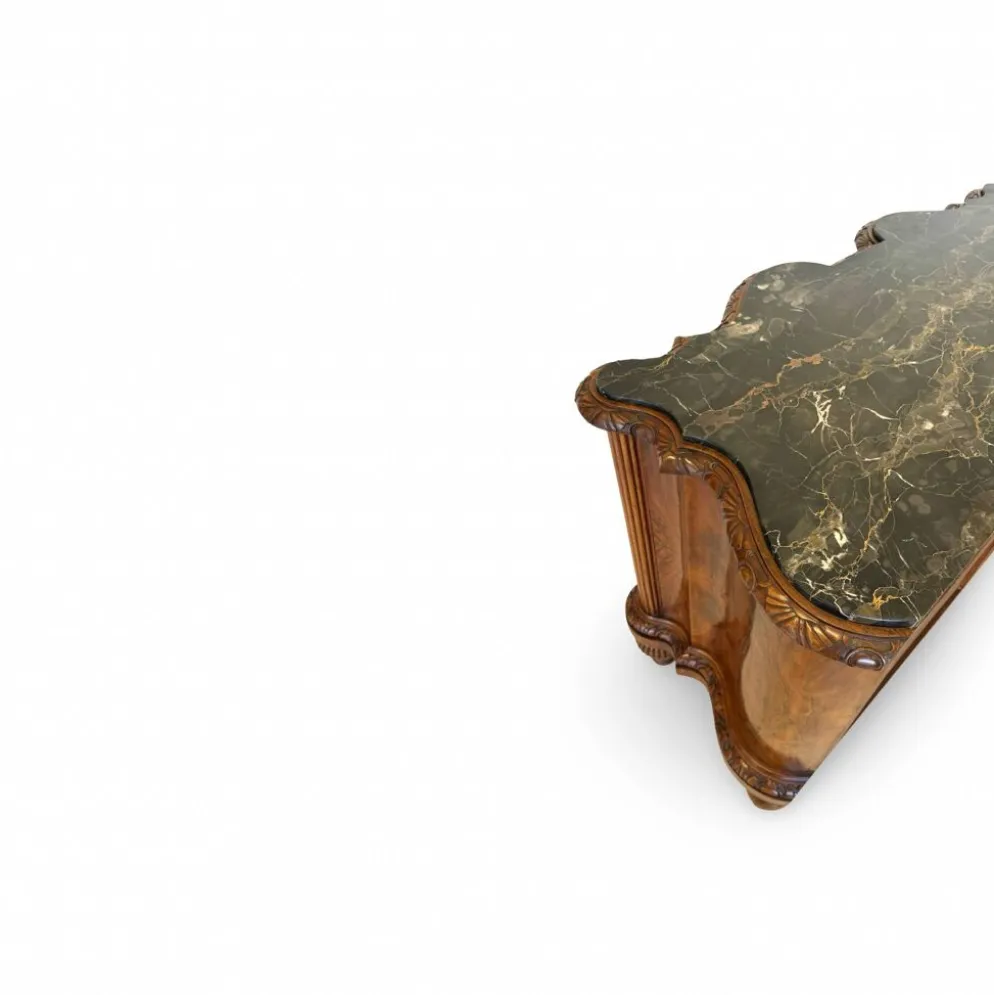 commode serpentine en noyer ancien
