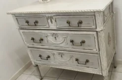 Commode style louis 16 ferrures origine