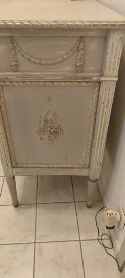 Commode style louis 16 ferrures origine