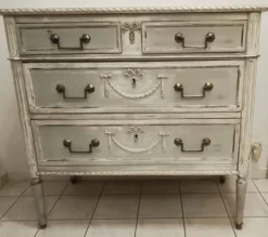 Commode style louis 16 ferrures origine