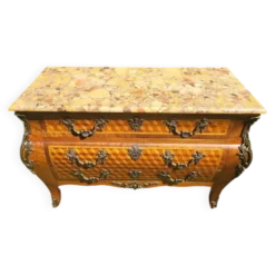 Commode style Louis XV marquetée – plateau marbr