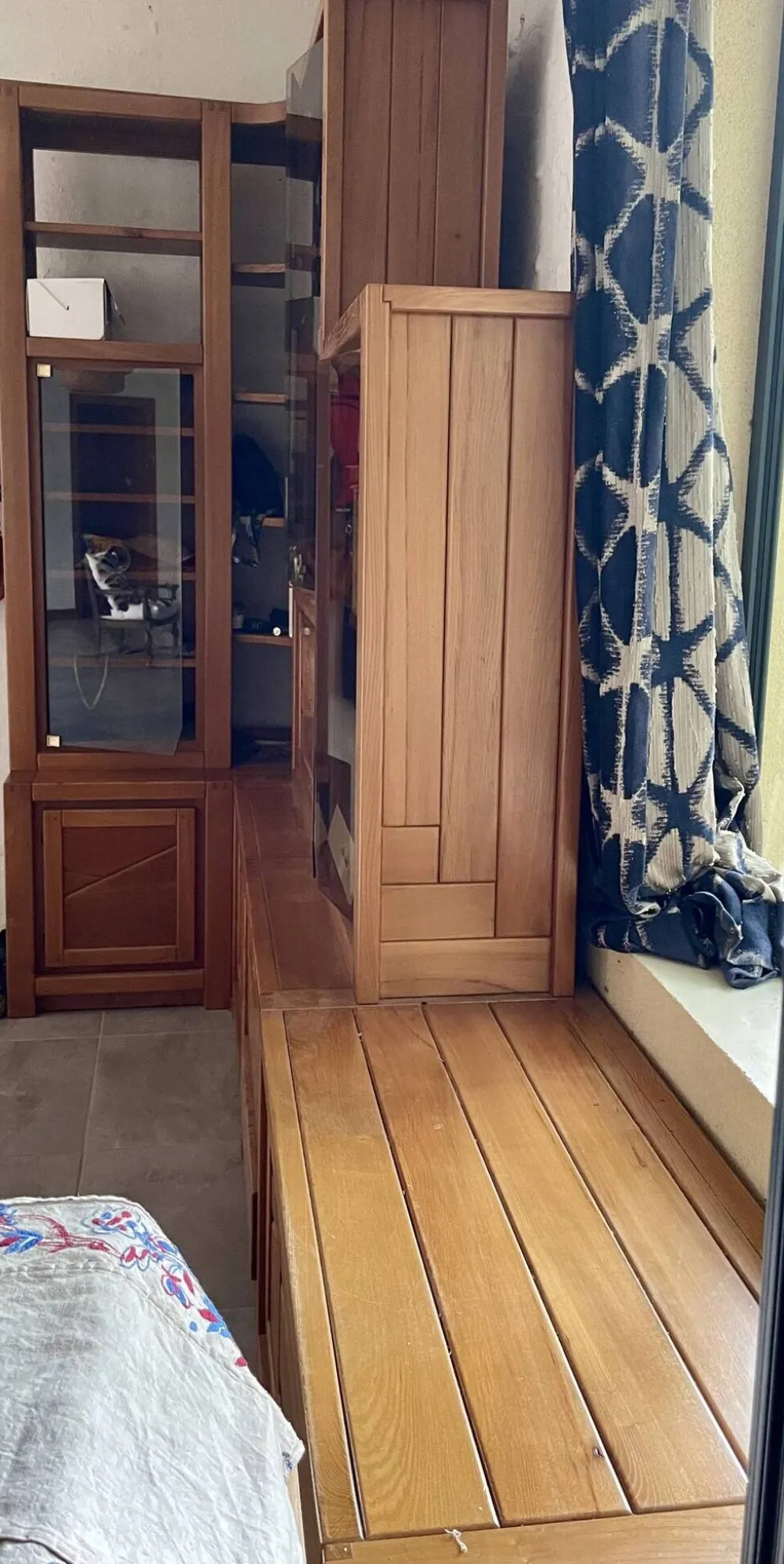Commode étagère buffet d'angle en orme massif desmarchelier