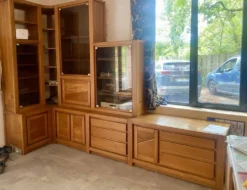 Commode étagère buffet d'angle en orme massif desmarchelier