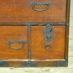 Commode Tansu japonaise, vers 1890