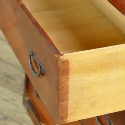 Commode Tansu japonaise, vers 1890