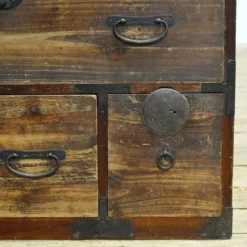 Commode Tansu japonaise, vers 1870