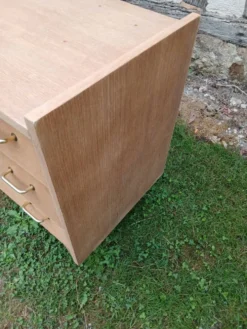 Commode 3 tiroirs pieds compas bois brut