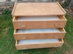 Commode 3 tiroirs pieds compas bois brut