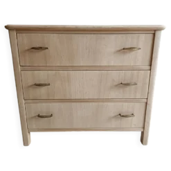 Commode 3 tiroirs rénovée pour chambre d'enfant