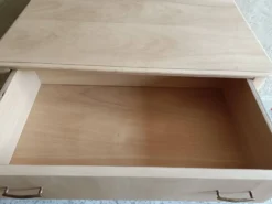 Commode 3 tiroirs rénovée pour chambre d'enfant