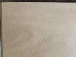 Commode 3 tiroirs rénovée pour chambre d'enfant