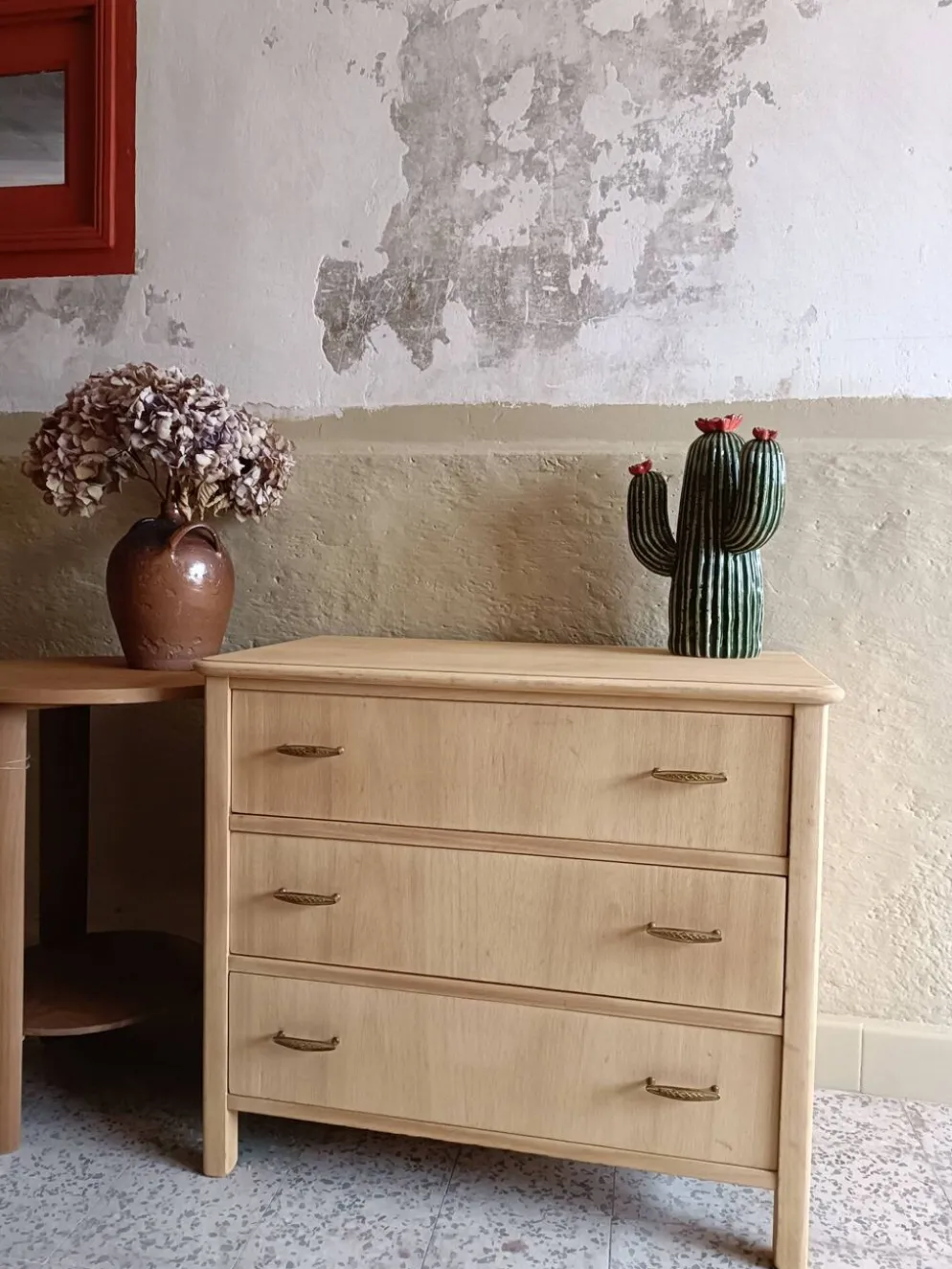 Commode 3 tiroirs rénovée pour chambre d'enfant