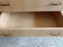 Commode 3 tiroirs rénovée pour chambre d'enfant
