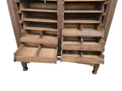 Commode à tiroirs vintage en bois / armoire d'archives / armoire de notaire