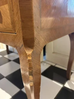 Commode Transition XIXe en marqueterie – marbre – Château d’Arcangues