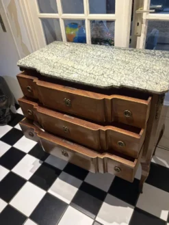 Commode Transition XIXe en marqueterie – marbre – Château d’Arcangues
