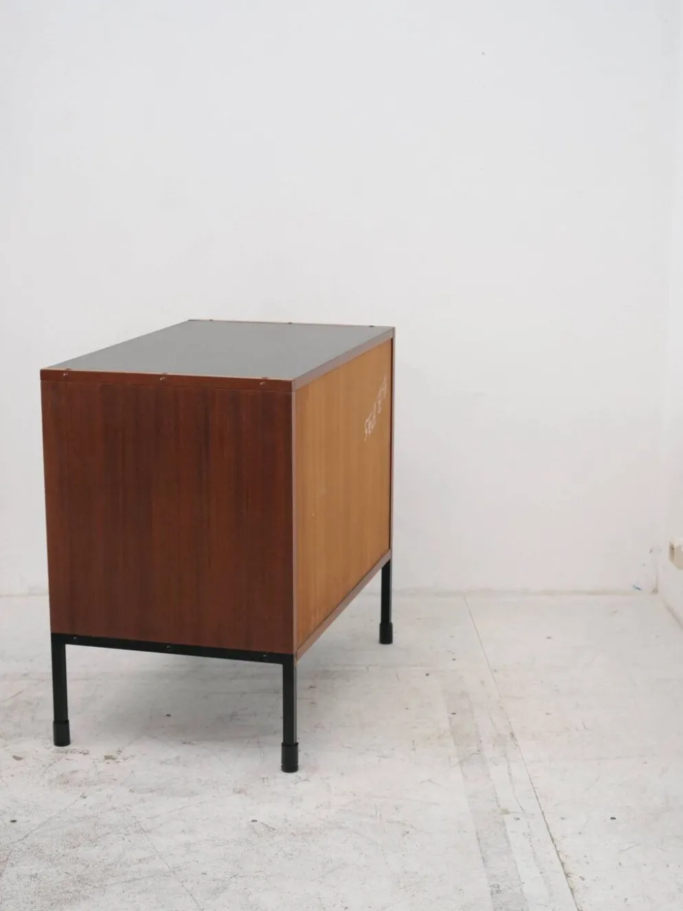 Commode à triroirs mid century design Français ARP Minvielle