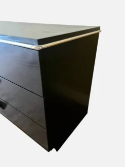 Commode à trois tiroirs, attribuée à Maison Roméo, Paris, 1970