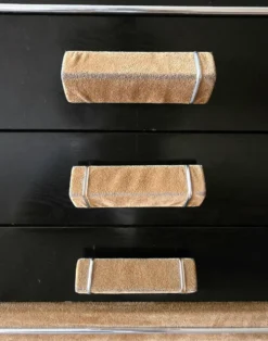 Commode à trois tiroirs, attribuée à Maison Roméo, Paris, 1970