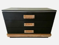Commode à trois tiroirs, attribuée à Maison Roméo, Paris, 1970