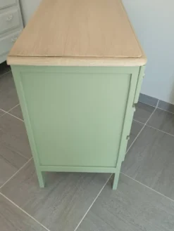 Commode verte mate