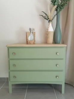 Commode verte mate