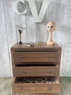 Commode vintage