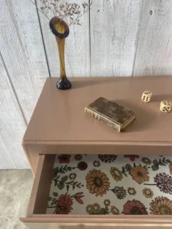 Commode vintage