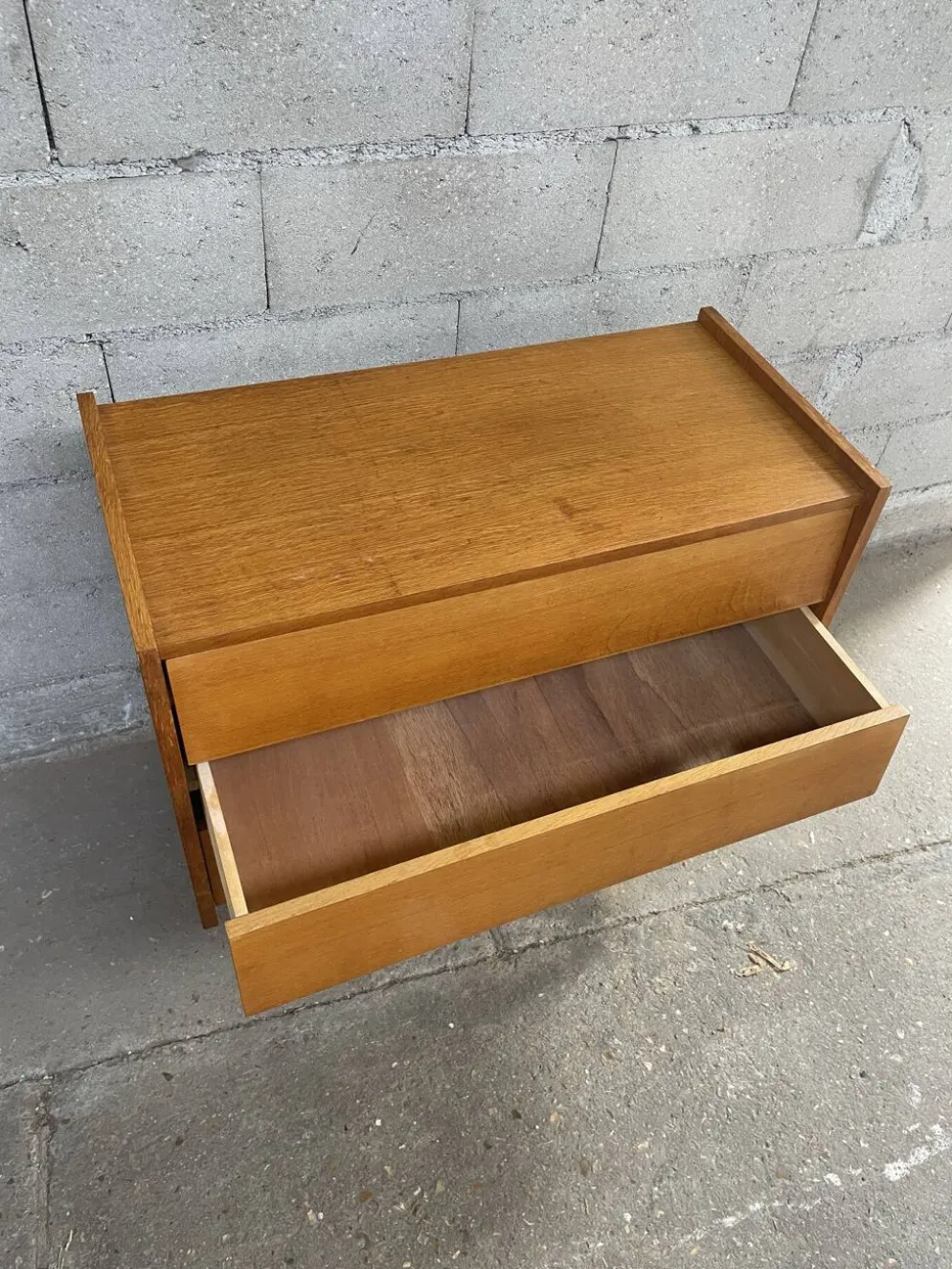 Commode vintage