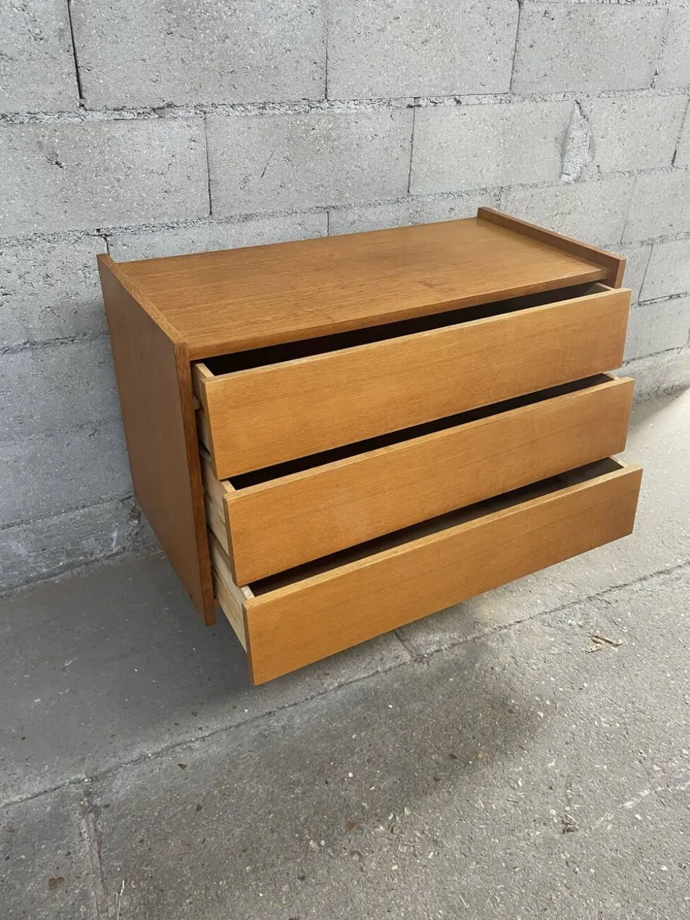 Commode vintage