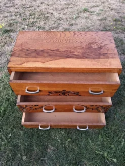 Commode vintage