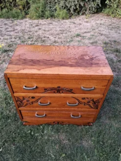 Commode vintage