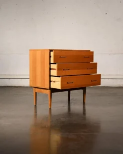Commode vintage