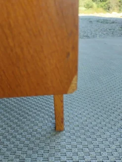 commode vintage, années 60-70, poignées "cachées"