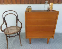 commode vintage, années 60-70, poignées 