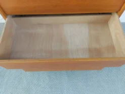 commode vintage, années 60-70, poignées 