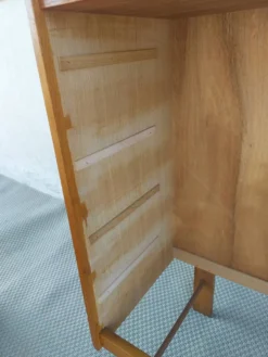 commode vintage, années 60-70, poignées 