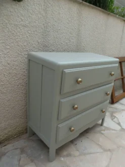 Commode vintage années 50 vert de gris – finition cirée