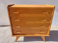 commode vintage aux pieds compas