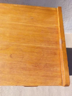 commode vintage aux pieds compas