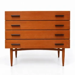Commode vintage – commode en bois avec 4 tiroirs des années 60
