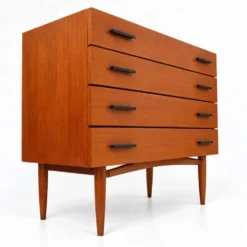 Commode vintage – commode en bois avec 4 tiroirs des années 60